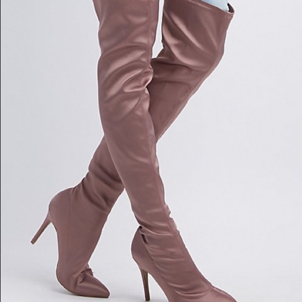 Ahkira boots